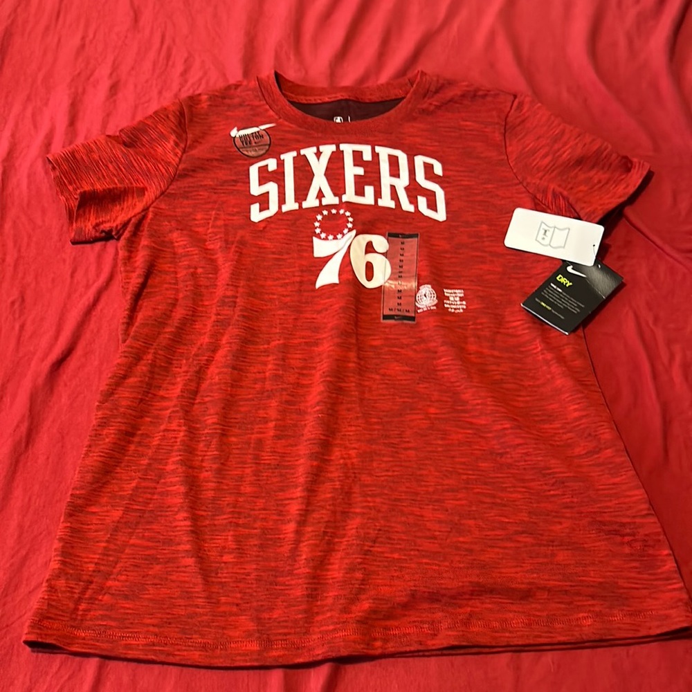 Nike dry fit Philadelphia 76ers tshirt NWT